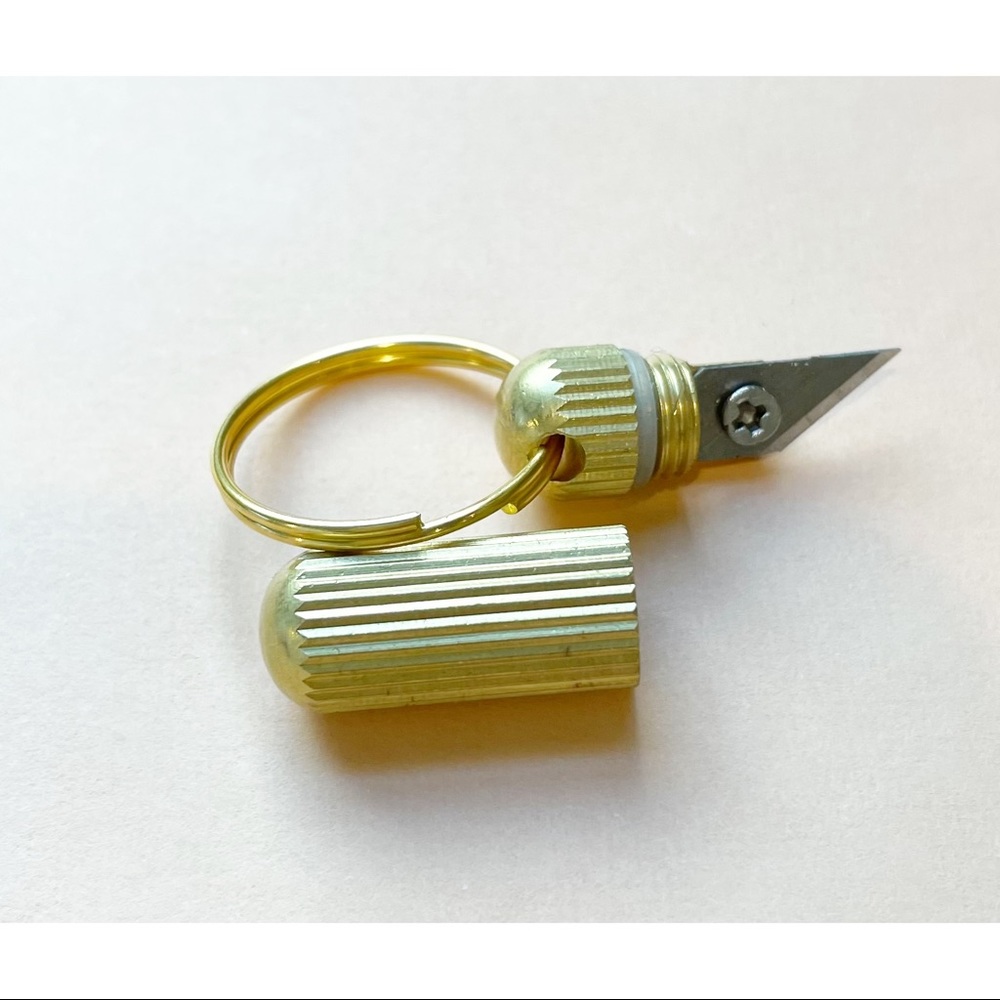 Pretty Bird Keychain - Picture 5 of 11